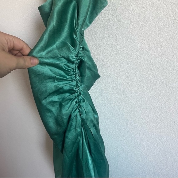 The Sei Cut Out Ruched Silk Midi Dress in Jade Size: 2 - Picture 7 of 16